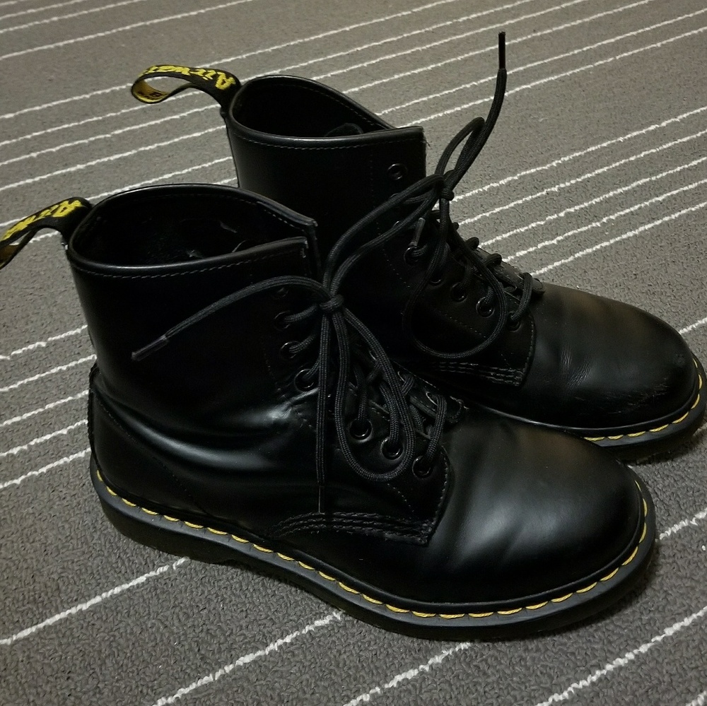 1460 Smooth Dr. Martens